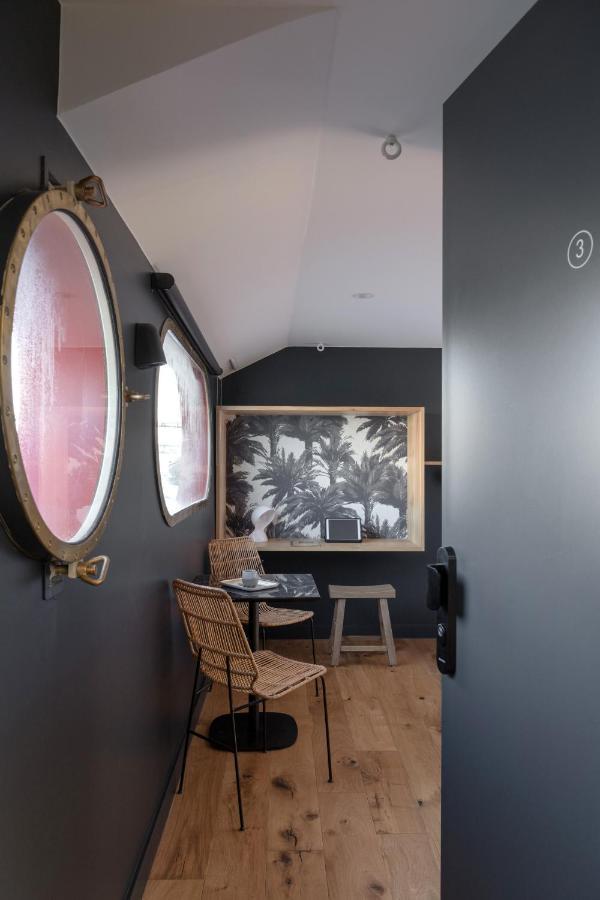 La Peniche - Bed And Bicycle - Tournon Hotel Bagian luar foto