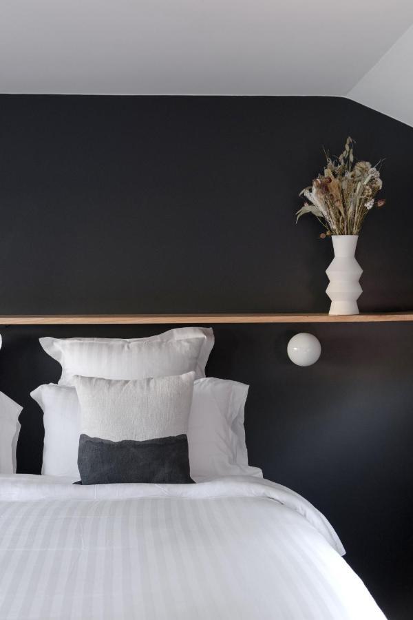 La Peniche - Bed And Bicycle - Tournon Hotel Bagian luar foto