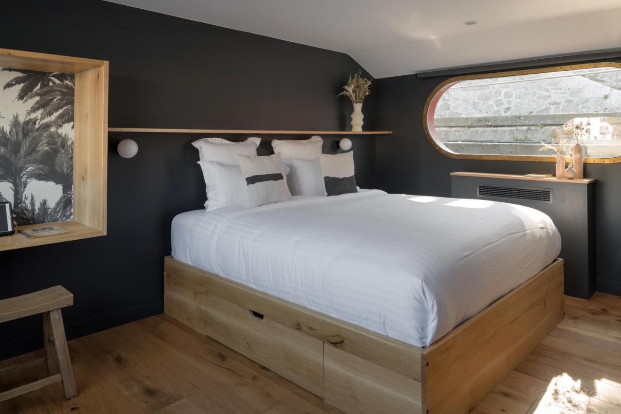 La Peniche - Bed And Bicycle - Tournon Hotel Bagian luar foto